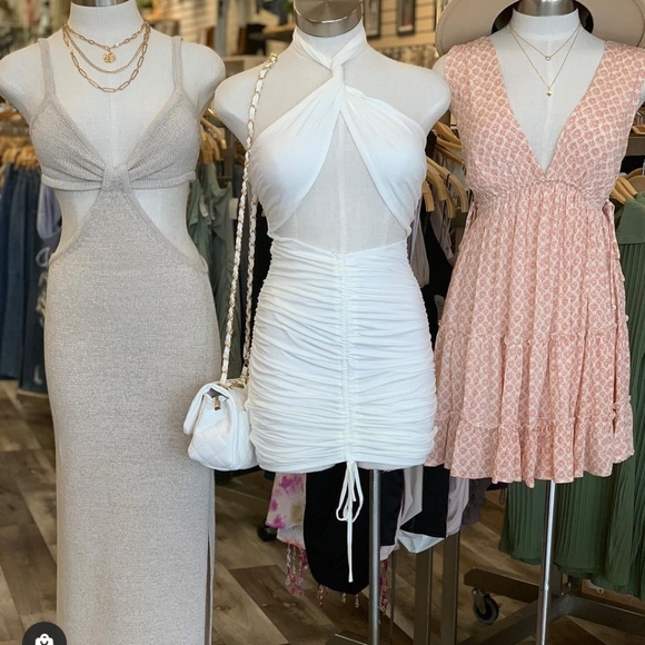 Dress - Picture 3 of 3